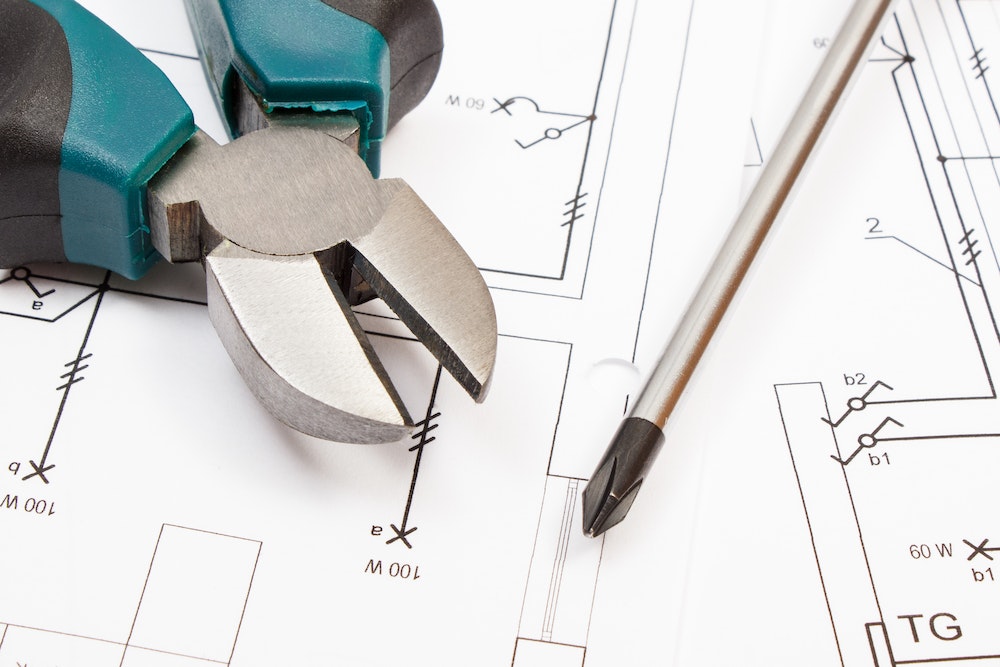 Construction sans permis de construire : Risques et conséquences juridiques