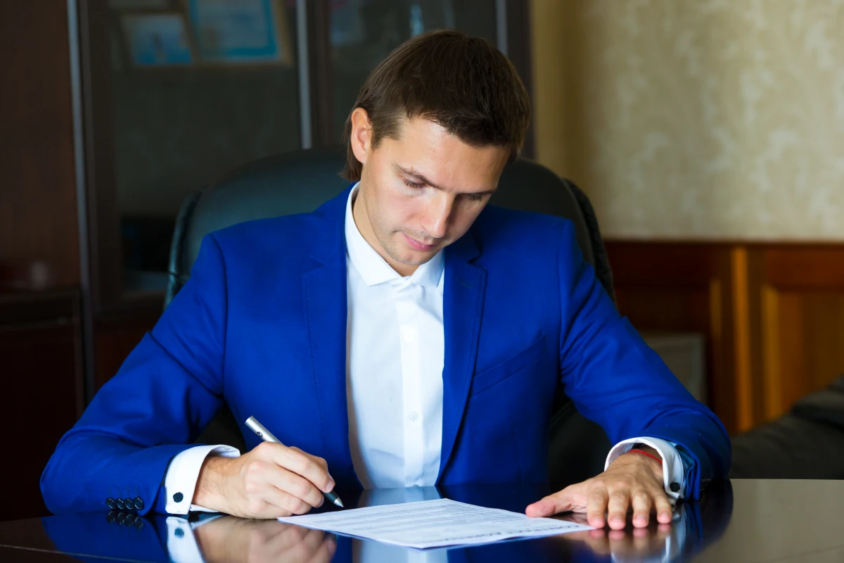 Les contrats intelligents et leur reconnaissance juridique : enjeux et perspectives