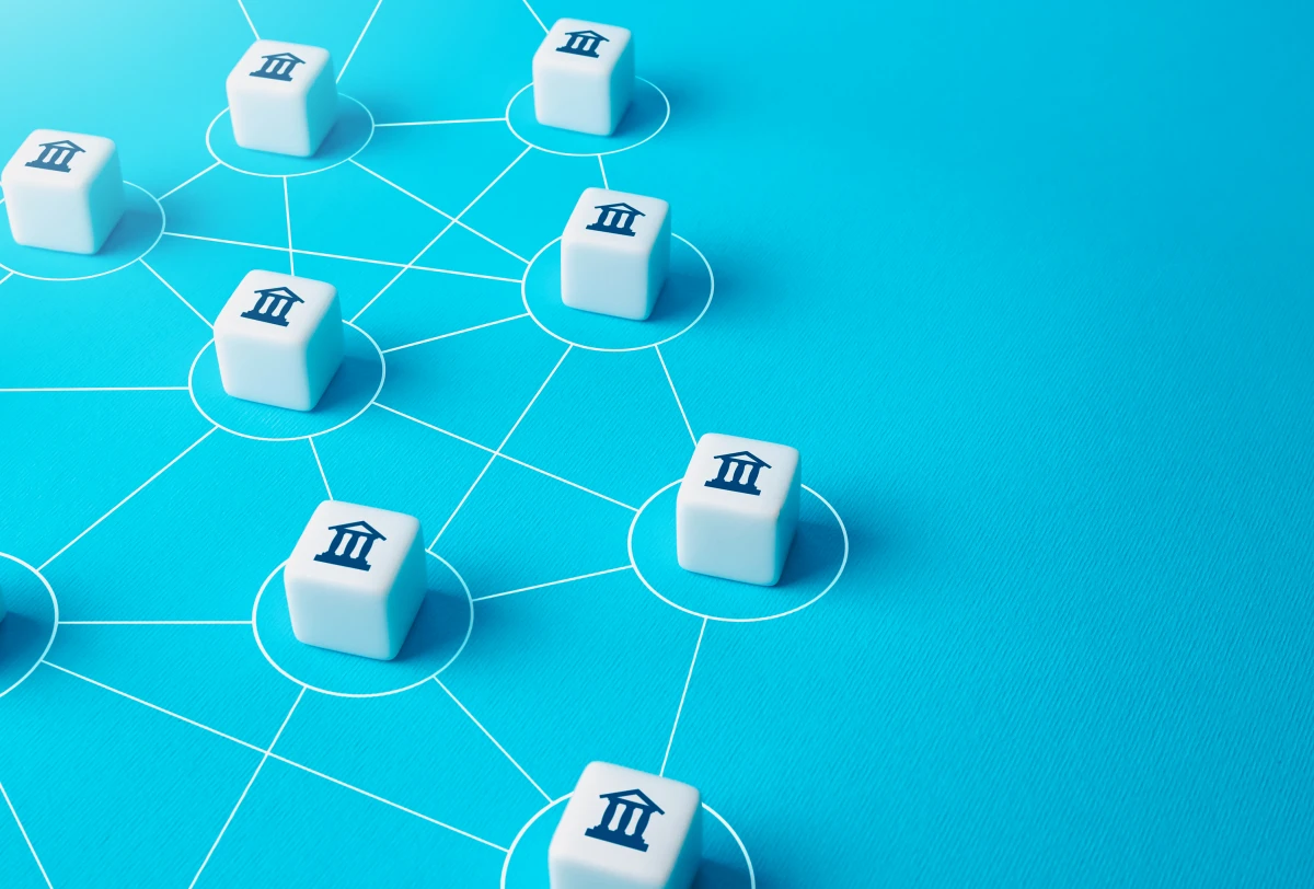 La régulation des marchés financiers à l'ère des fintechs : défis et perspectives